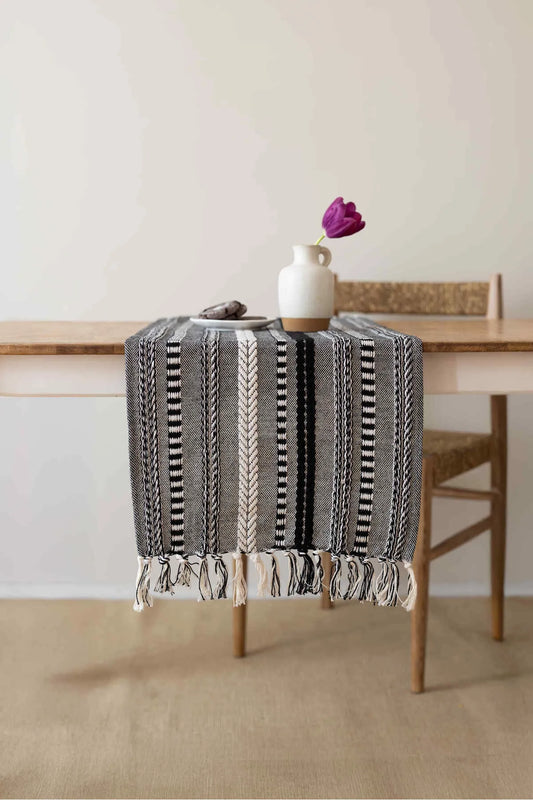 Тишлайфер от памук с бродерия Kreya, 110см