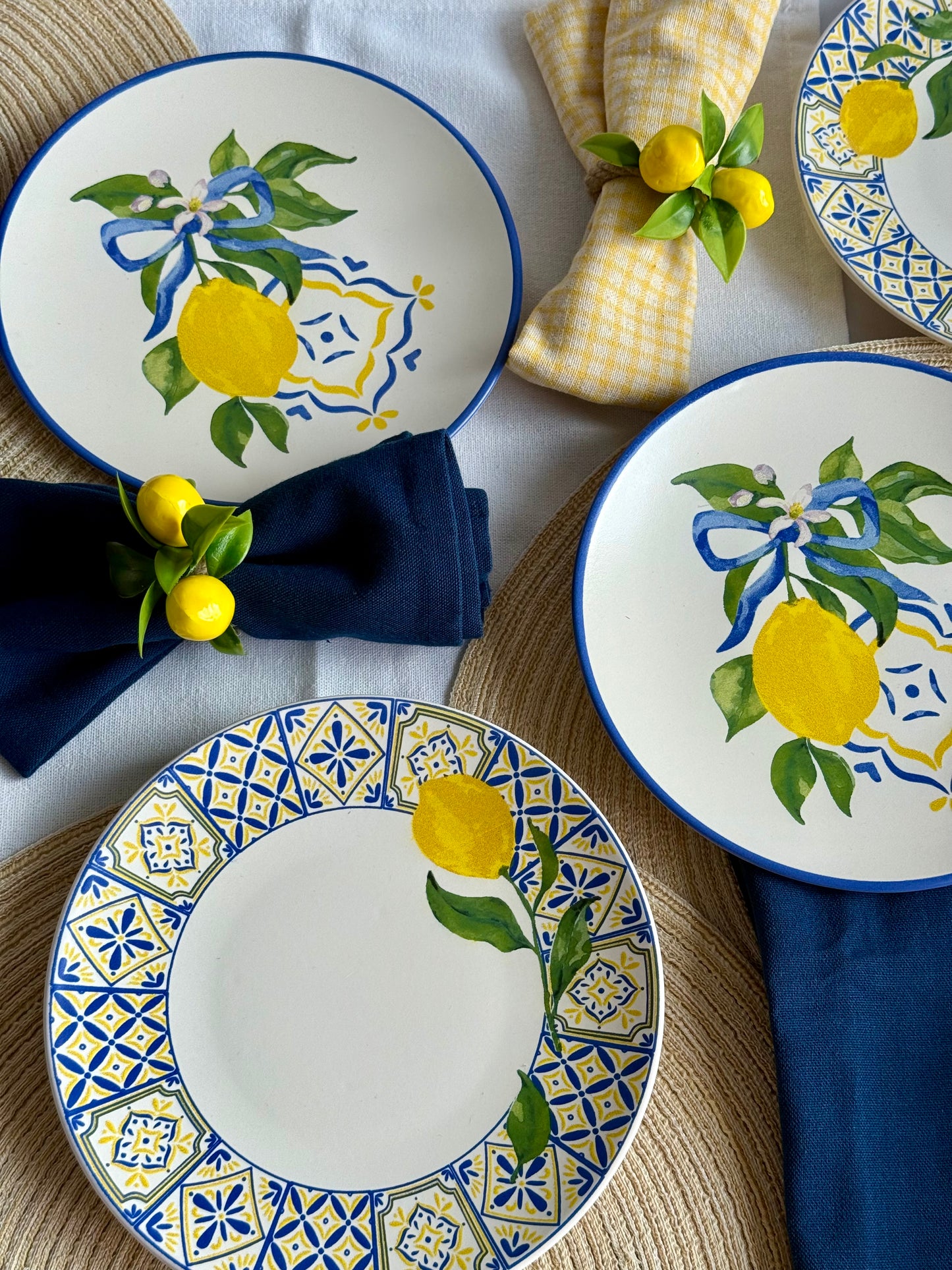 4 броя средно големи чинии Lemm