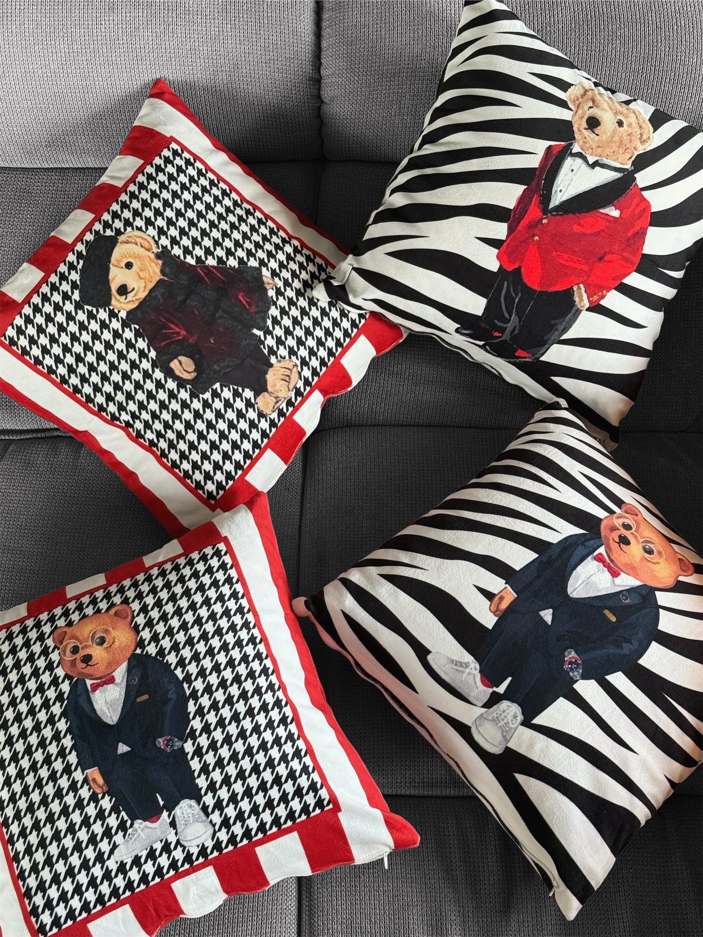 Декоративна калъфка от кадифе Teddy Tuxedo