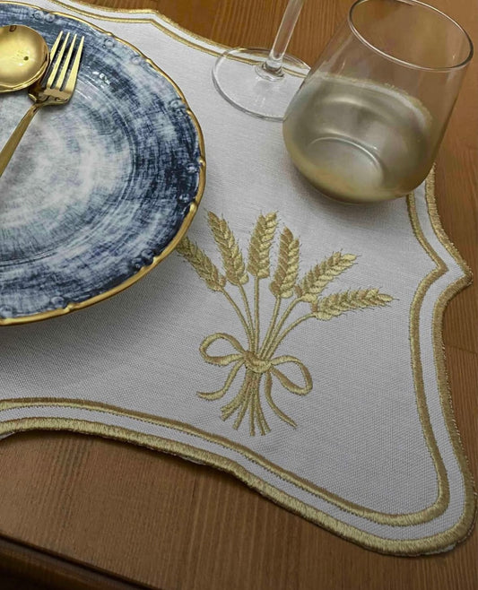 6 броя подложки за хранене със бродиран кант Hvede