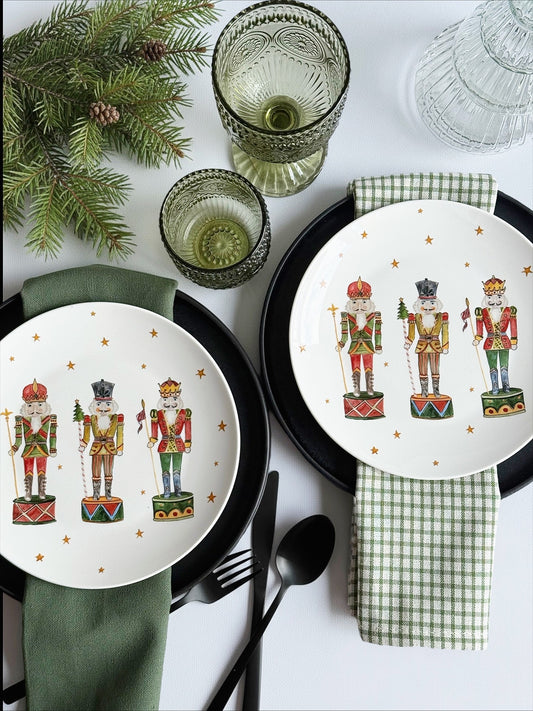 Средно голяма чиния от порцелан Nutcracker, 20см