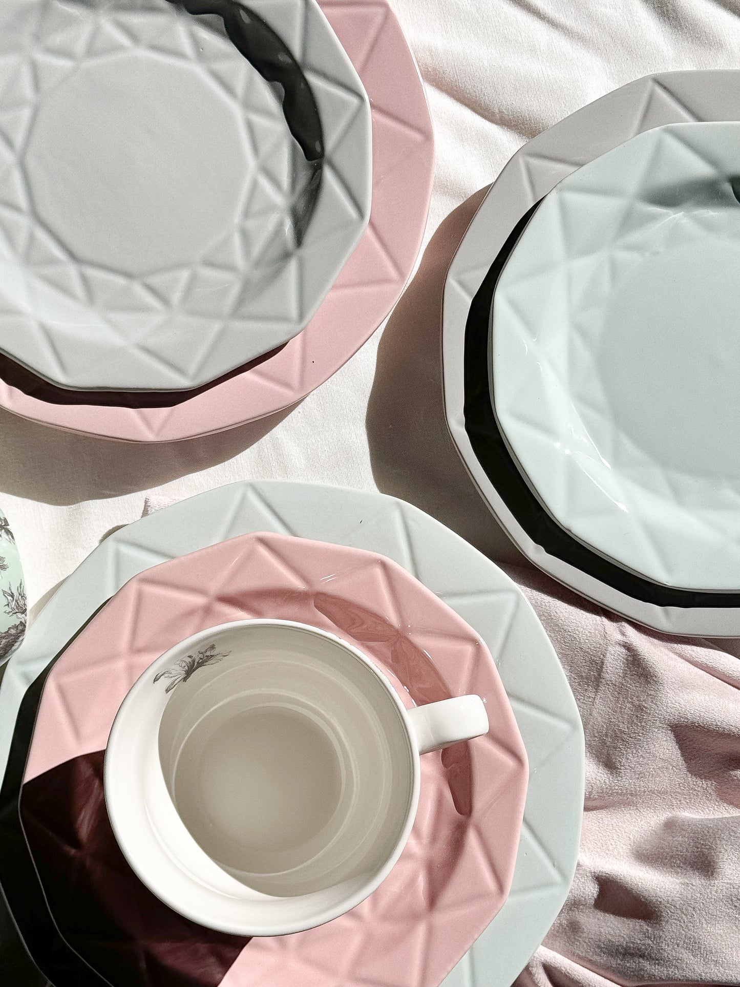 Чиния за основно хранене от керамика Axis Pink