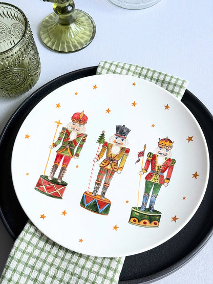 Средно голяма чиния от порцелан Nutcracker, 20см