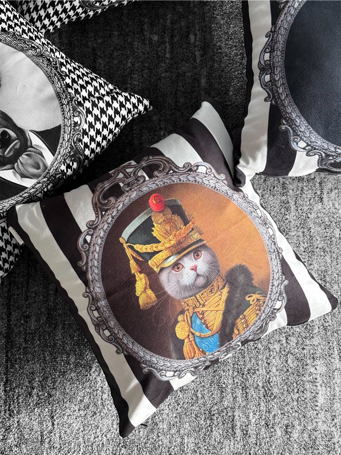 Декоративна калъфка от кадифе Major Cat