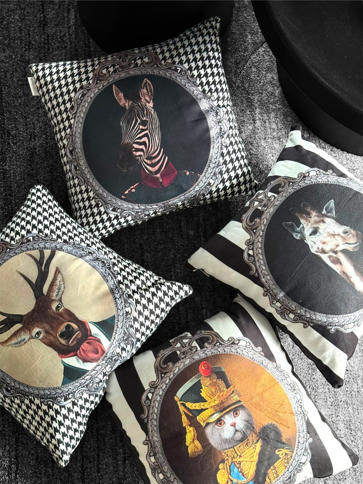 Декоратифна калъфка от кадифе Deer