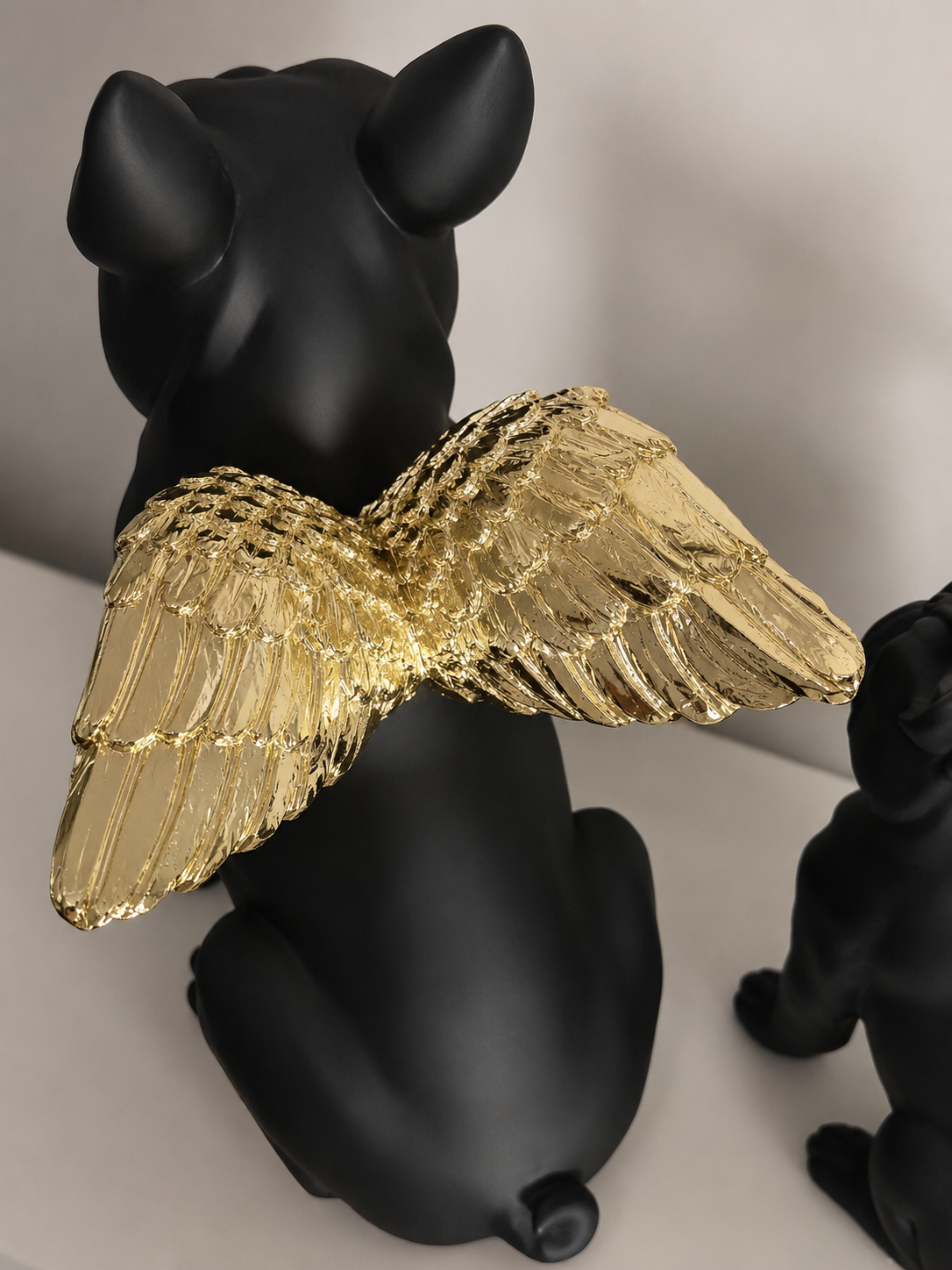 Малка деко фигура от полирезин Golden Bulli, 16см